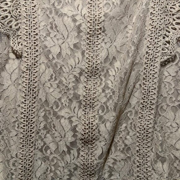 NWOT Cable & Gauge Women's Lace Crochet Nude Romantic Neutral Top - Size L - Picture 4 of 8